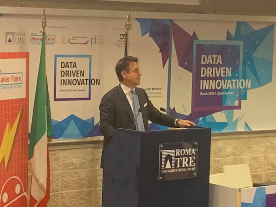 siroconsulting's tweet photo. Ci siamo!! @DataDrivenInnov 2019 con tutto il nostro team #DDI2019 

qui il nostro intervento 👉 https://t.co/LPhe8Jjju6 https://t.co/MLsANUXPW7