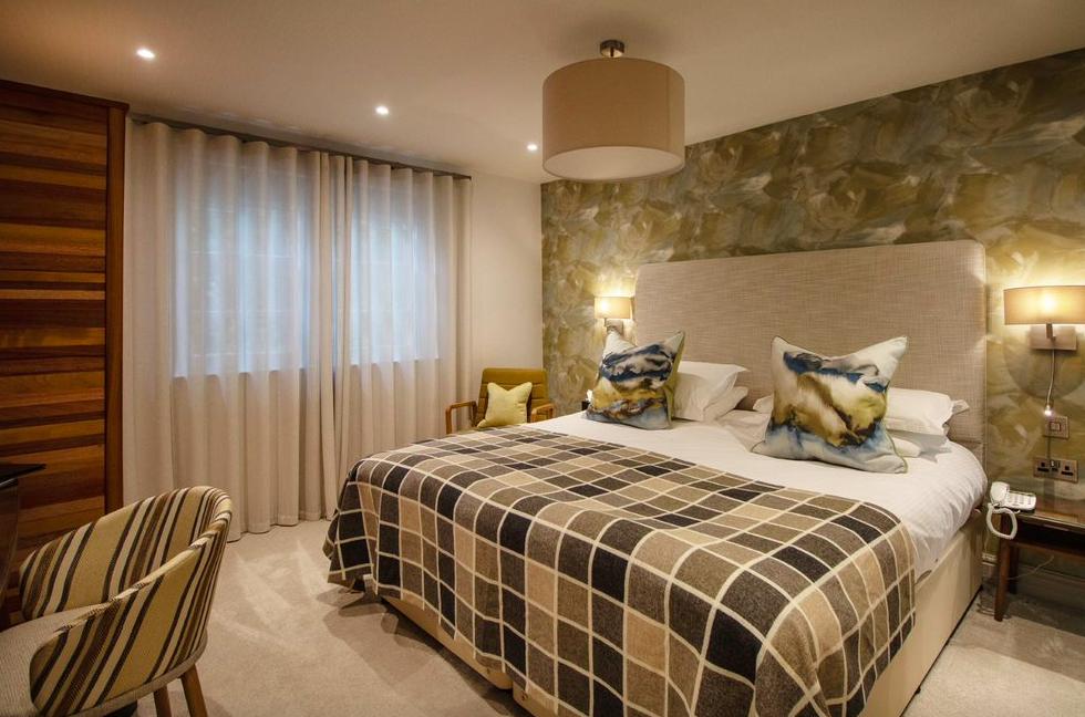 RealLakes's tweet photo. Stay and Save this June with our member @BrieryWoodHotel
Enjoy dinner, wine, accommodation in a house room and a full English Breakfast.
All for just £169 Sun- Thurs. Plus, stay longer and it gets cheaper!
To book call 015394 33316 and Quote: Honeysuckle
#realoffers https://t.co/ecOkKBvFFm