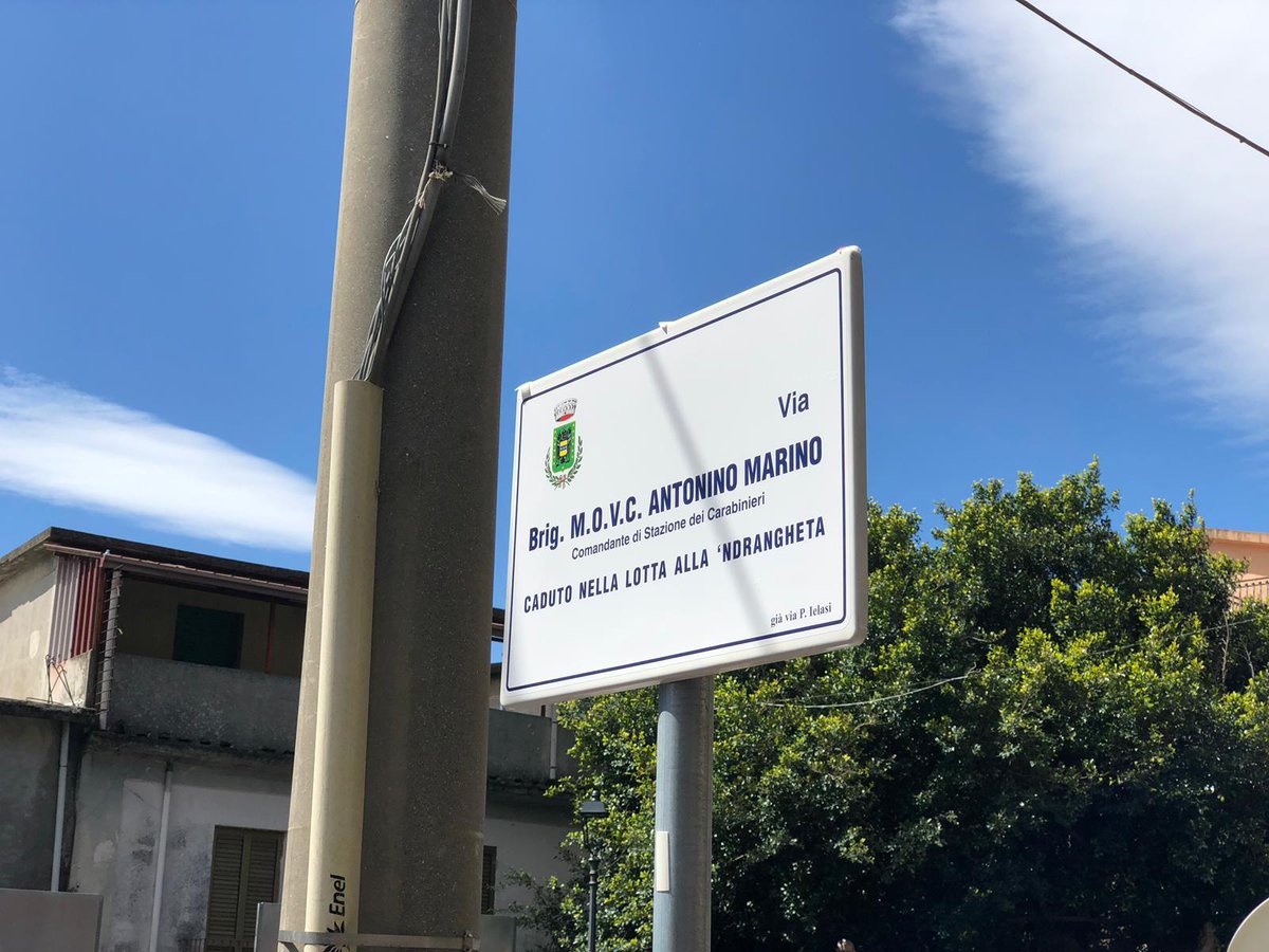 Matteo Salvini (@matteosalvinimi) on Twitter photo Ora a #Platì, Calabria. Intitolazione di una strada al brigadere dei <a href="/_Carabinieri_/">Arma dei Carabinieri</a> Antonino Marino, caduto nella lotta alla 'ndrangheta. Onore a lui e a tutti i servitori dello Stato vittime del cancro mafioso. Ora a #Platì, Calabria. Intitolazione di una strada al brigadere dei <a href="/_Carabinieri_/">Arma dei Carabinieri</a> Antonino Marino, caduto nella lotta alla 'ndrangheta. Onore a lui e a tutti i servitori dello Stato vittime del cancro mafioso.