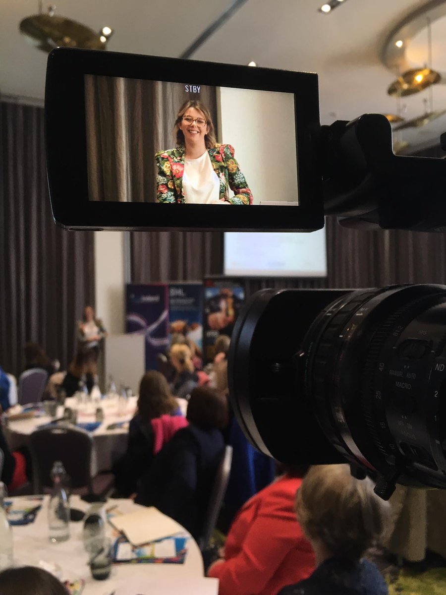 LandDInstitute's tweet photo. .@sarah_madigan in action at the @gradireland #gradMasterclass .
Benefits of a grad prog:
Recruitment
Retention
Developing future leaders
Client service
Peer to peer coaching
Senior leadership buy in. https://t.co/9TjZFXKq19