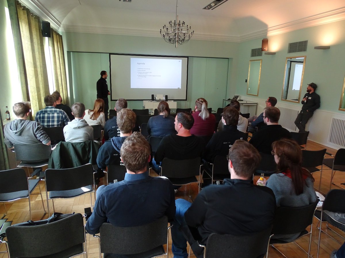 devtreffms's tweet photo. Unser erster #devtreffms ist erfolgreich verlaufen! Wir bedanken uns bei Benjamin Cremer und Thomas Eiling für spannende #Vorträge und allen Teilnehmern für den guten Austausch untereinander.
Schon jetzt laufen die Vorbereitungen für den devtreff#2 am 03.09.2019! Infos folgen! https://t.co/Mb1U5jLsEC
