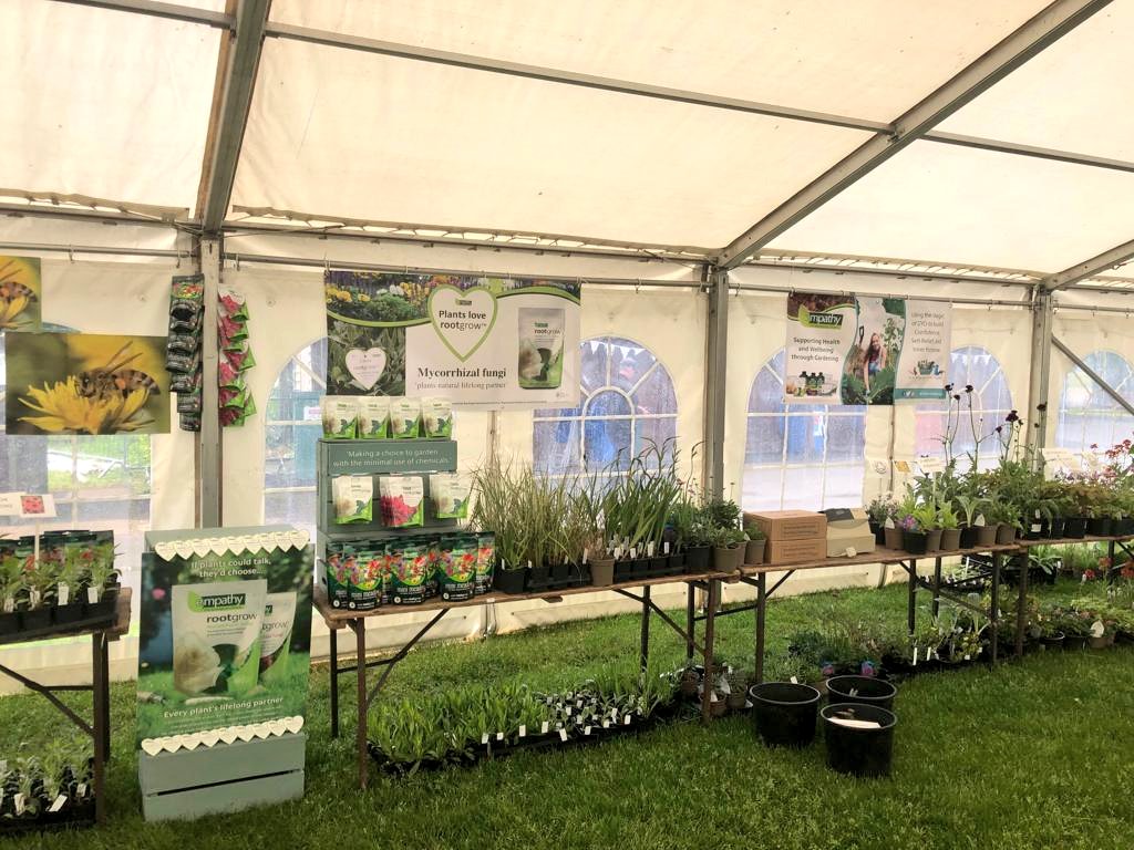 Hi!! Who's at @MalvernShows tomorrow, Saturday?! 😀💚 Can't wait, especially to see my fabulous  friend, Katie's @lavender_leeks stall, the @empathyrootgrow and @cavesfolly nursery stall! Be sure to pop by both! 

#RHSMalvern #gardening