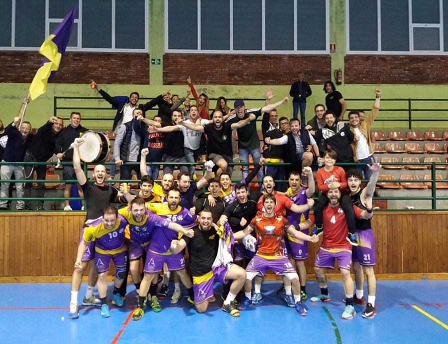 CatHandbol's tweet photo. ⏫ Fases Ascens a #1aEstatal: @UEHCalella i @handbolbanyoles busquen l'ascens a casa 
➡️ https://t.co/UNFaDIkIVf https://t.co/y5197YjJXf