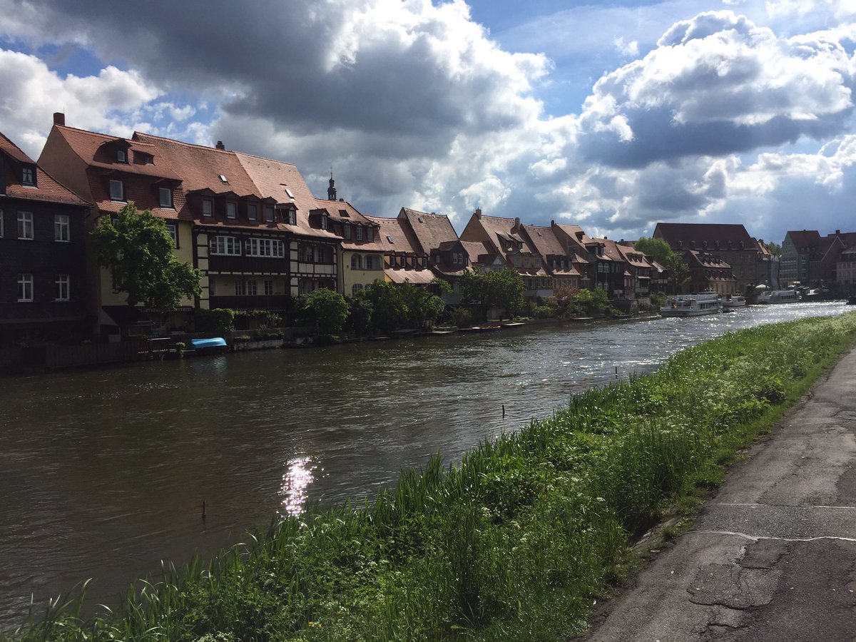 gestural_hci's tweet photo. Bamberg shows it’s sunny side at the beginning of the 12. Bamberger Neuropsychologie-Tag. This years topic is #Digital #Neuropsychology, perfect location to talk about our project #VReha and our contact free interaction tech for VR assessment and training. https://t.co/x1gvsRAMkA