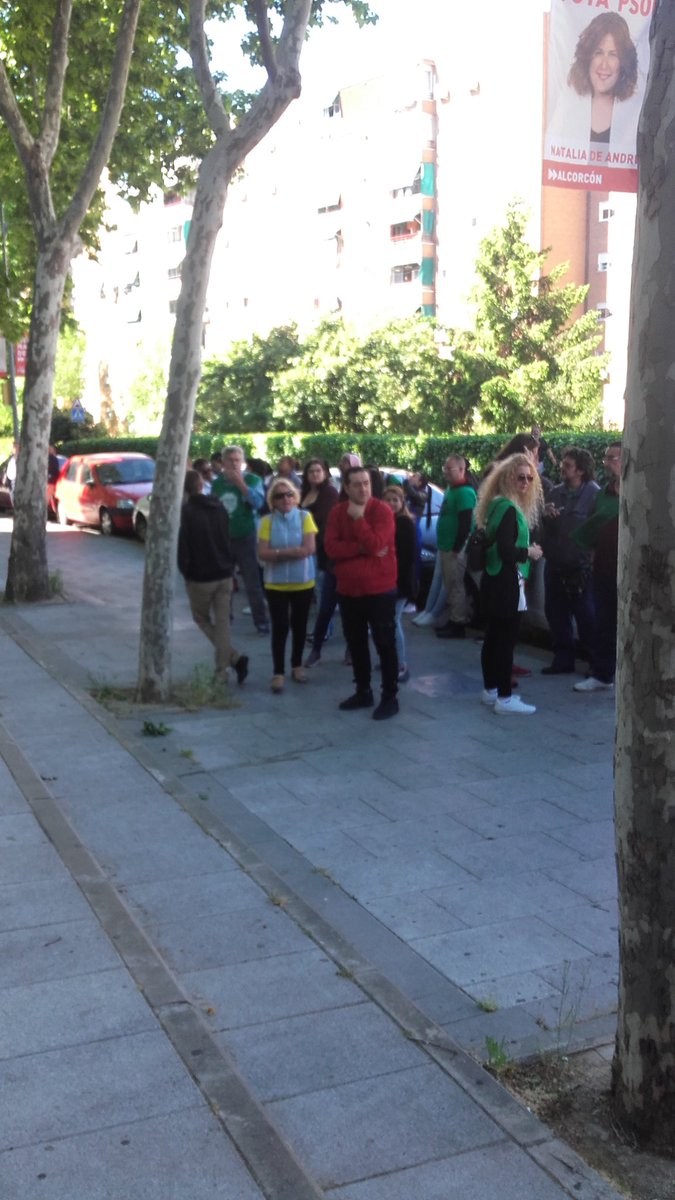 Muy triste al ver como en mi ciudad #Alcorcón se desahucia y se dejan a familias en la calle todas las semanas