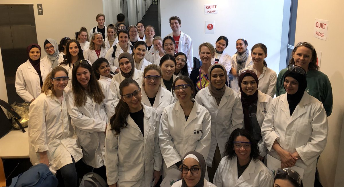 #Anatomy labs! Find yourself here! Apologies for the nearest ones!! #slp2b <a href="/UTS_GSH/">UTS Graduate School of Health</a>