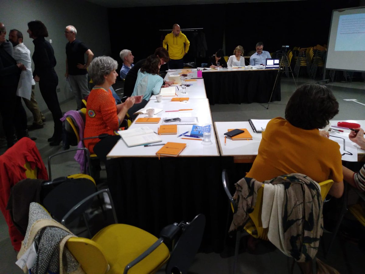 TransitCultura's tweet photo. Creatividad modo on en la última sesión de #formacionInnova de #Innovacultural2018 🤯 https://t.co/Q98vlS8oTm