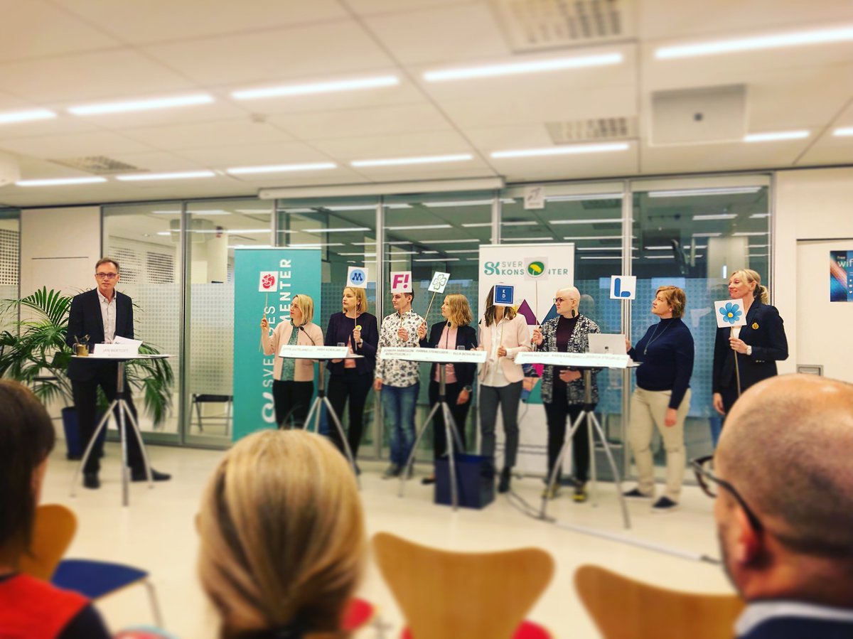 Alla i EU-debatten ville ha ingrediensdeklaration på alkoholdrycker. Skriv gärna på och sprid namninsamlingen på invinoveritas.se !
<a href="/joakim_MB/">Joakim Månsson Bengtsson</a> <a href="/JytteGuteland/">Jytte Guteland</a> <a href="/ArbaKokalari/">Arba Kokalari</a> <a href="/hannastenegren/">Hanna Stenegren</a> <a href="/JessicaStegrud/">Jessica Stegrud</a> @emma_hult <a href="/KarinKarlsbro/">Karin Karlsbro</a> <a href="/ellabohlin/">Ella Bohlin</a> <a href="/SvKonsumenter/">Sveriges Konsumenter</a> #eukonsument