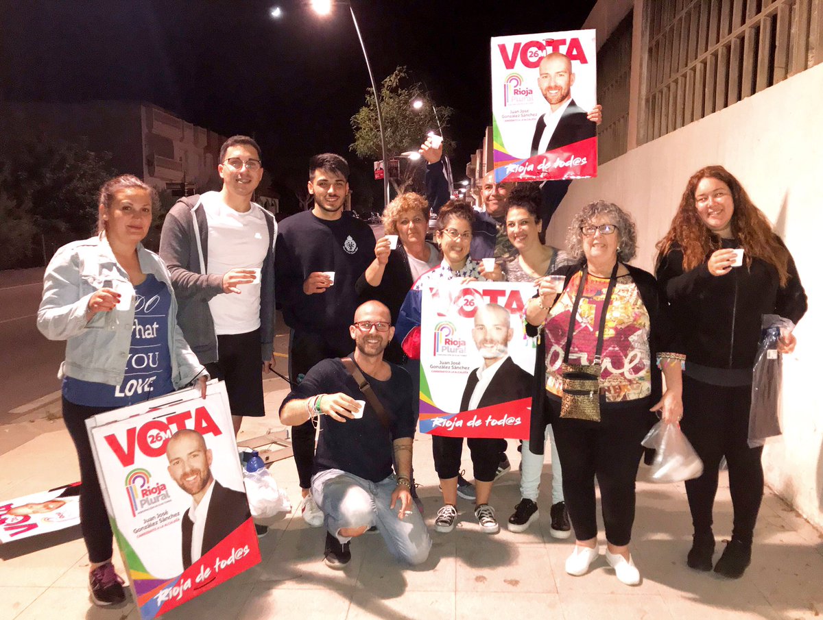 Anoche comenzó la campaña y en RIOJA PLURAL salimos a la calle para comenzar nuestra pegada de carteles. Gracias a todos los que, sin ser parte de nuestra candidatura, estuvisteis apoyando para que Rioja se una RIOJA DE TODOS!!!! ✌🏻🗳
@RIOJAPLURAL @EleccionesMunicipales2019