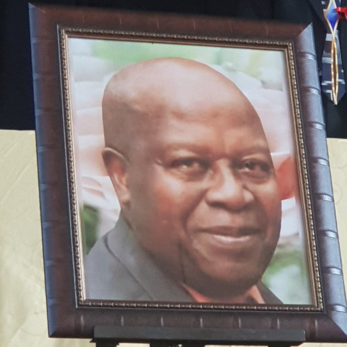JacksonMthembu_'s tweet photo. Iam a proud political product of  comrade #SefakoNyaka . #RIPSefako you have played your part , it is now up to us . https://t.co/eYr88kVU1D