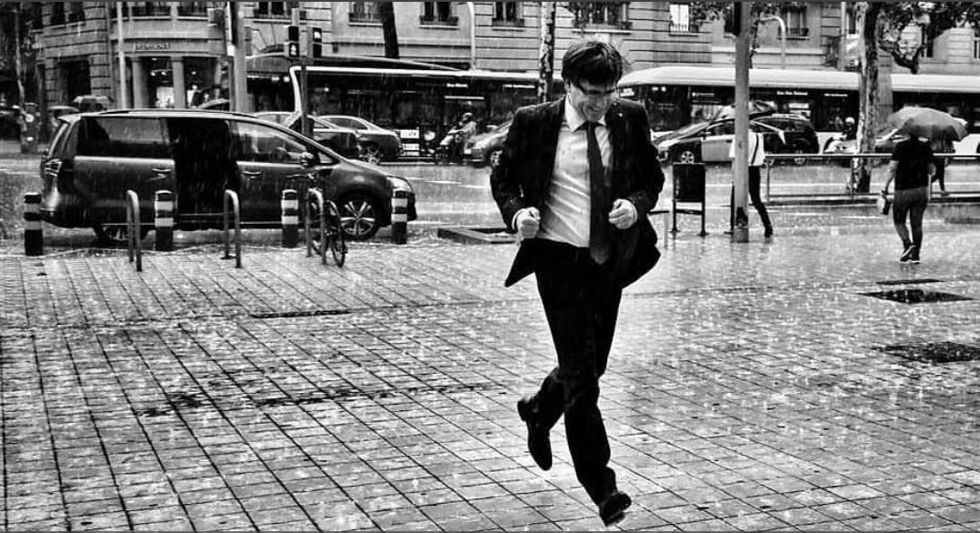PoesiaRepublica's tweet photo. T'hem vist sempre lluitant,
contra pluja i vent,
per la nostra llibertat, incessant,
la teva tasca esdevingué referent.
Sents el clamor d'un poble cansat d'esclavatges?
som milions de vots valents,
Cridant #RepúblicaCatalana, #ProuOstatges!
Una #CatalunyaLliure és urgent!
PxR https://t.co/ZIZsyVVhPC