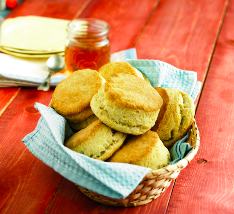 Waking up to a basket of warm, flaky #buttermilk #biscuits would make any day bright and sunny!
bit.ly/2LAWu0f