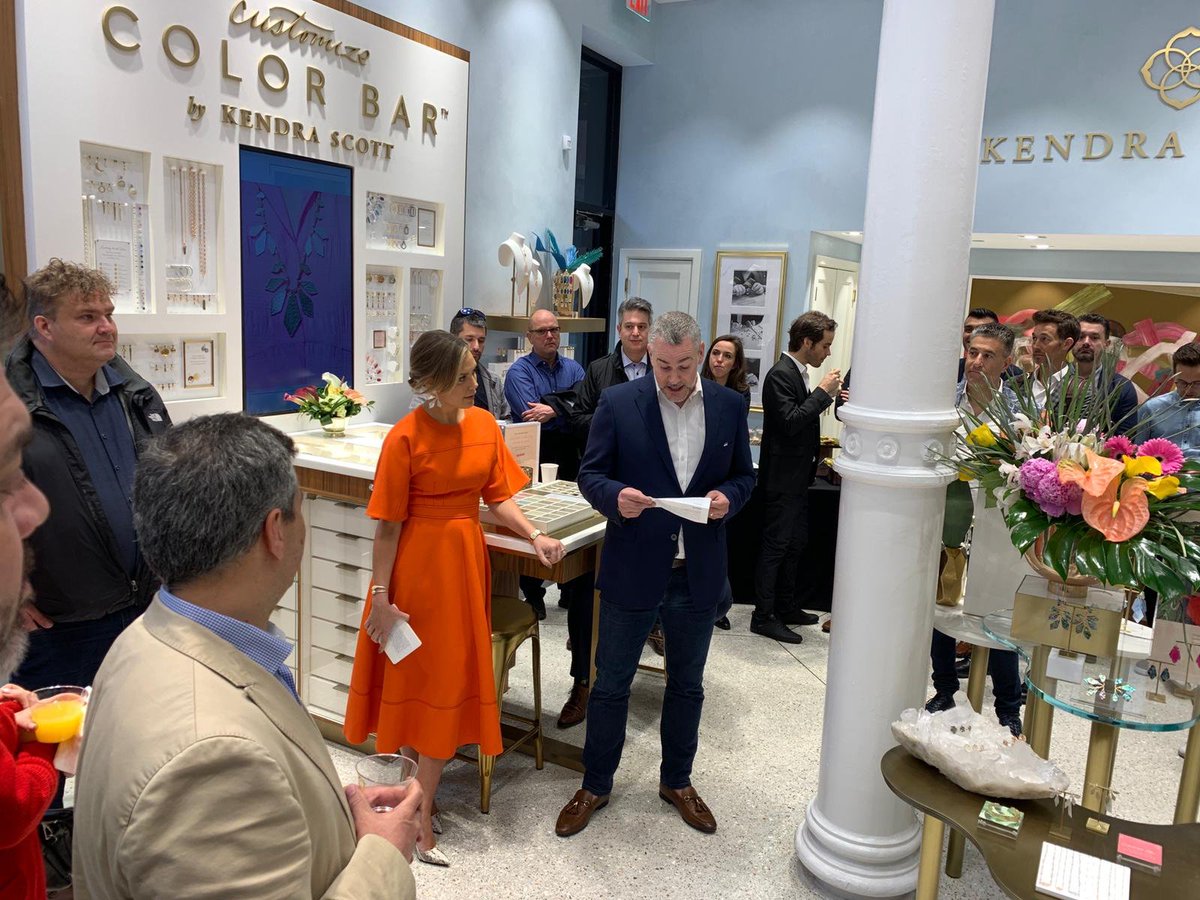 eomontreal's tweet photo. Chapter Retreat NYC 2019 - The 46 members of EO Mtl at the Chapter Retreat had the chance to see @KendraScott. She told us about her entrepreunarial story, morning quotes is " you do good". #eomtlnyc2019 https://t.co/SU1hTk0Csc