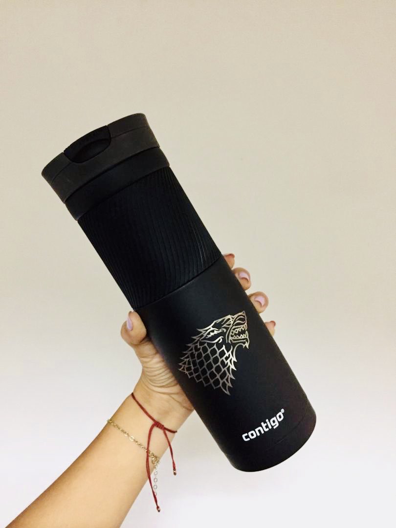UniversoUSB's tweet photo. #GameOfThrones #casaStark personalizado a láser #UniversoUSB
Disponible Termo Contigo de 709mL.
Y ThermoFlask de 700mL en 20% de DESCUENTO hasta el domingo #DíadeLasMadres @tolon_FM @csiexclusivo @PaseoElHatillo #caracas https://t.co/3BvpHKT9kN