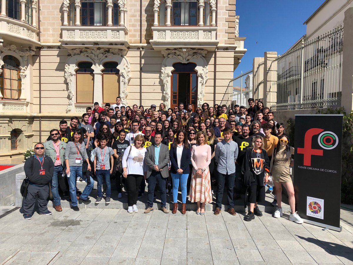 inmaculadatronc's tweet photo. Fuente Obejuna es hoy el FOCO con su festival de cortos a nivel nacional. Convivencia, innovación y creatividad promovidos por un profesorado que apuesta por los medios audiovisuales. Inmejorable lugar para celebrarlo: su palacio modernista. https://t.co/mRjDiIn4kO