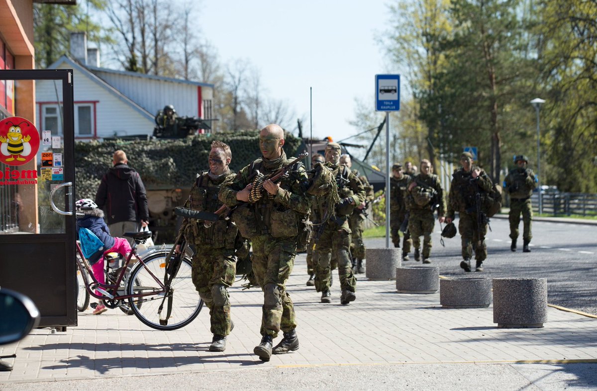 NATOJFCBS's tweet image. During the #NATO exercise #SpringStorm in #Estonia 🇪🇪, the Estonian Defence Forces as well as NATO allies and partners are training together to keep the people of Estonia safe. 🛡 More than 9️⃣0️⃣0️⃣0️⃣ soldiers from 🇧🇪🇨🇦🇫🇮🇫🇷🇬🇪🇩🇪🇬🇧🇱🇻🇱🇹🇵🇱 🇺🇦🇺🇸 are taking part. #WeAreNATO #Kevadtorm 💪