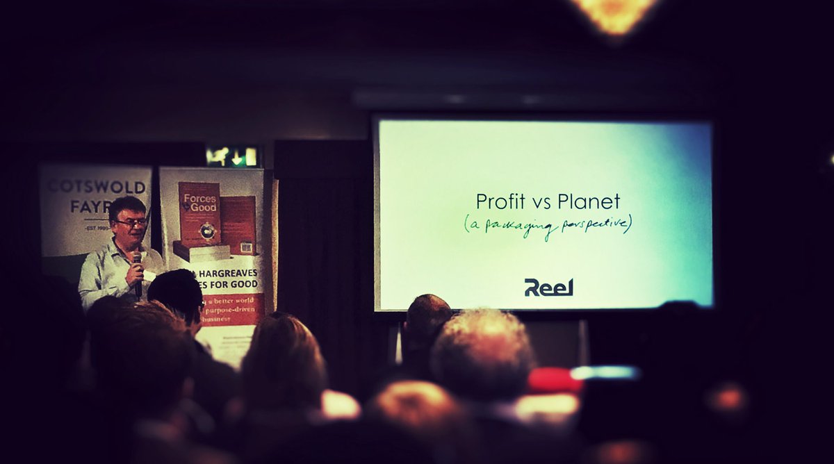 DelicatessenMag's tweet image. Our very own Ian Bates @areelexpert talking to suppliers of @cotswoldfayre about #sustainablepackaging at the suppliers conference 🤓☺️ #plasticfree #plastic #cardboard #bcorp #forcesforgood #packaging #packagingdesign #blueplanet #singleuseplastic