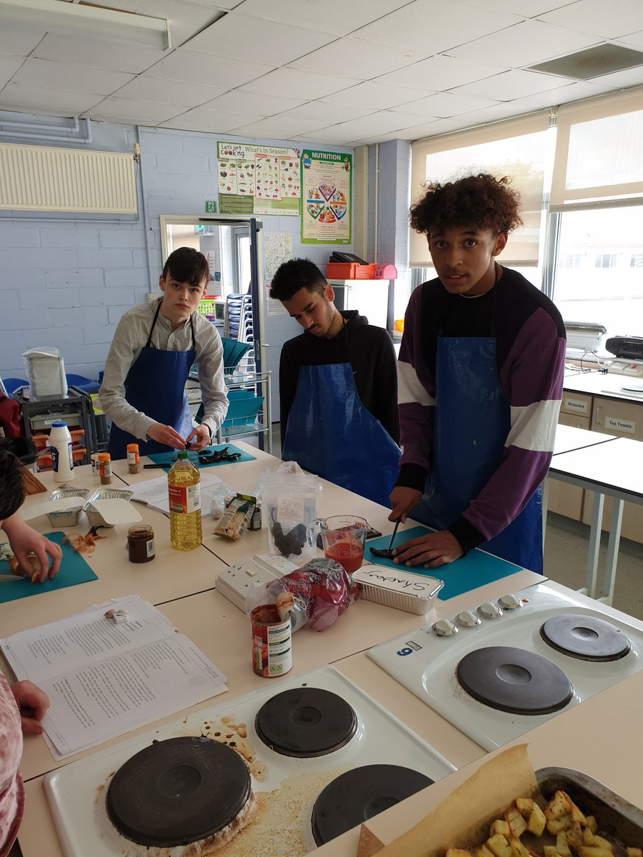 Sixth Form students getting 'hands on' with the @AQA Paris Anthology @prospectschool using @davidlebovitz's Chocolate Mole recipe. Boys vs girls - who do you think will win? #englishinthekitchen #no1schoolinreading