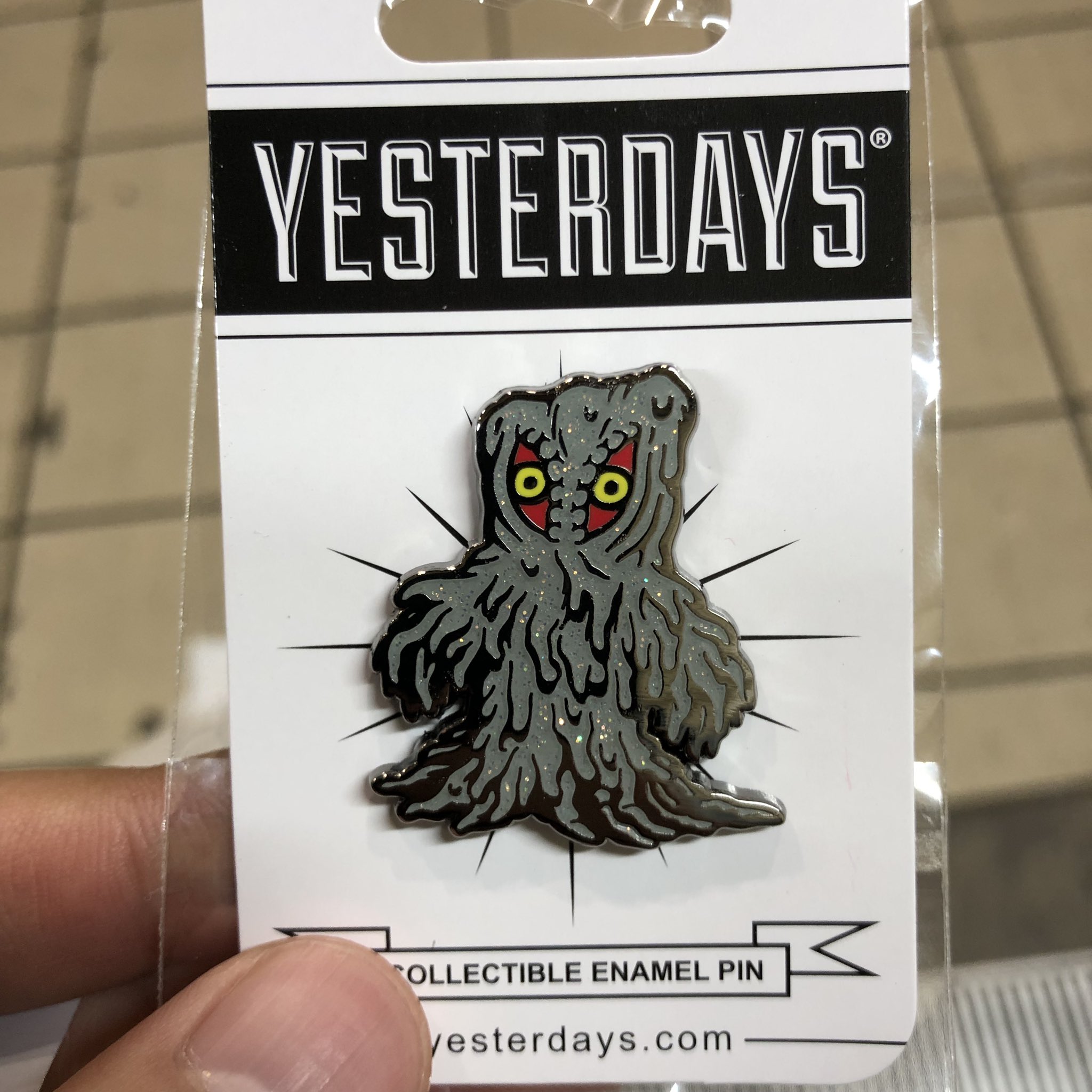 Twitter 上的 やまじ 最強のオシャかわピンバッジを買ってしまった ヘドラ がおる時点で買わない選択肢はない ゴジラはミレゴジ のくせに可愛すぎる ゴジラとヘドラだけじゃ色的に寂しいのでモスラとギドラも購入 ゴジラ痛バ作るときには是非採用したい