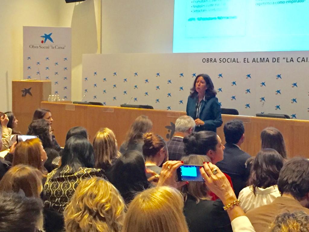 Asociacion_DEC's tweet photo. "Lo que más influye en la experiencia positiva del #empleado son los compañeros, las relaciones, el ambiente, el trato y los clientes, entre otros." @elena_mendez_dv cc @enevolucion
#ViernesDEC #EmployeeExperience @barometro_ex #Bex2018 https://t.co/FLI9bmFW6V