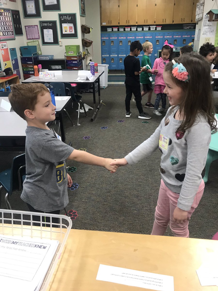 ElementaryNerd's tweet photo. Gotta give our curriculum department a pat on the back for this one! Students picked their future careers then interviewed each other. They could not have been any more motivated, or any cuter while participating! #beverlylearns @StrongBobcats https://t.co/pnDfGc0NWl