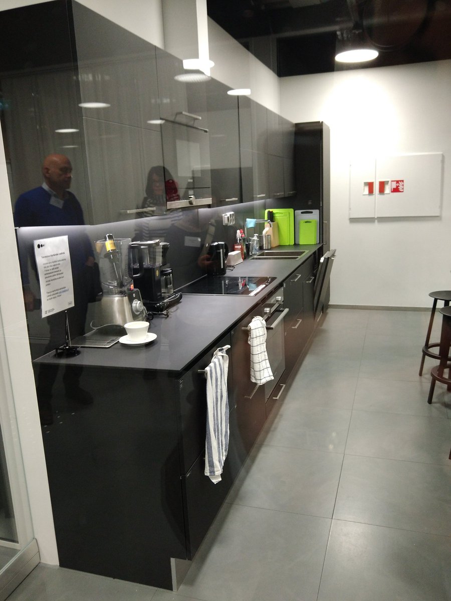 IFLAMetLib's tweet photo. Visit to @oodihelsinki: photos of the 2nd floor #metlib2019 Juventus-PSG was going on! https://t.co/lmNpo6xJGp