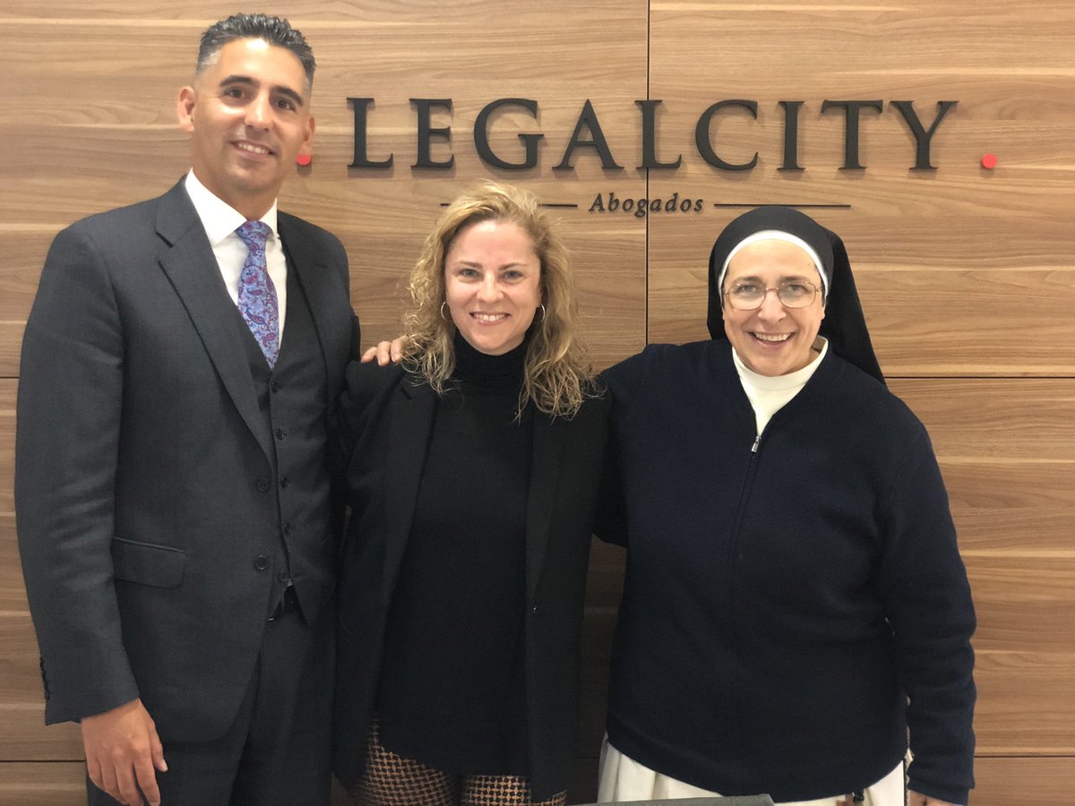 Esta mañana tuve el gusto de conocer al experto en derecho en temas de extranjería <a href="/Jorge_Graupera/">Jorge Graupera</a> de <a href="/legalcityEs/">Legalcity</a> 
Gracias por tu compromiso, asesoramiento y ayuda a los más vulnerables 
Gracias <a href="/JuditLlimsRiber/">Judit Llimós</a> por implicar-te y facilitar la creación de redes solidarias