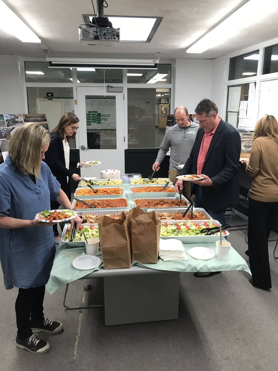 PRHS2019's tweet photo. Teacher Appreciation Lunch!!! Thank you to all the teachers and school staff for everything you do :) #TeacherAppreciationWeek https://t.co/2uqWhAP5h9