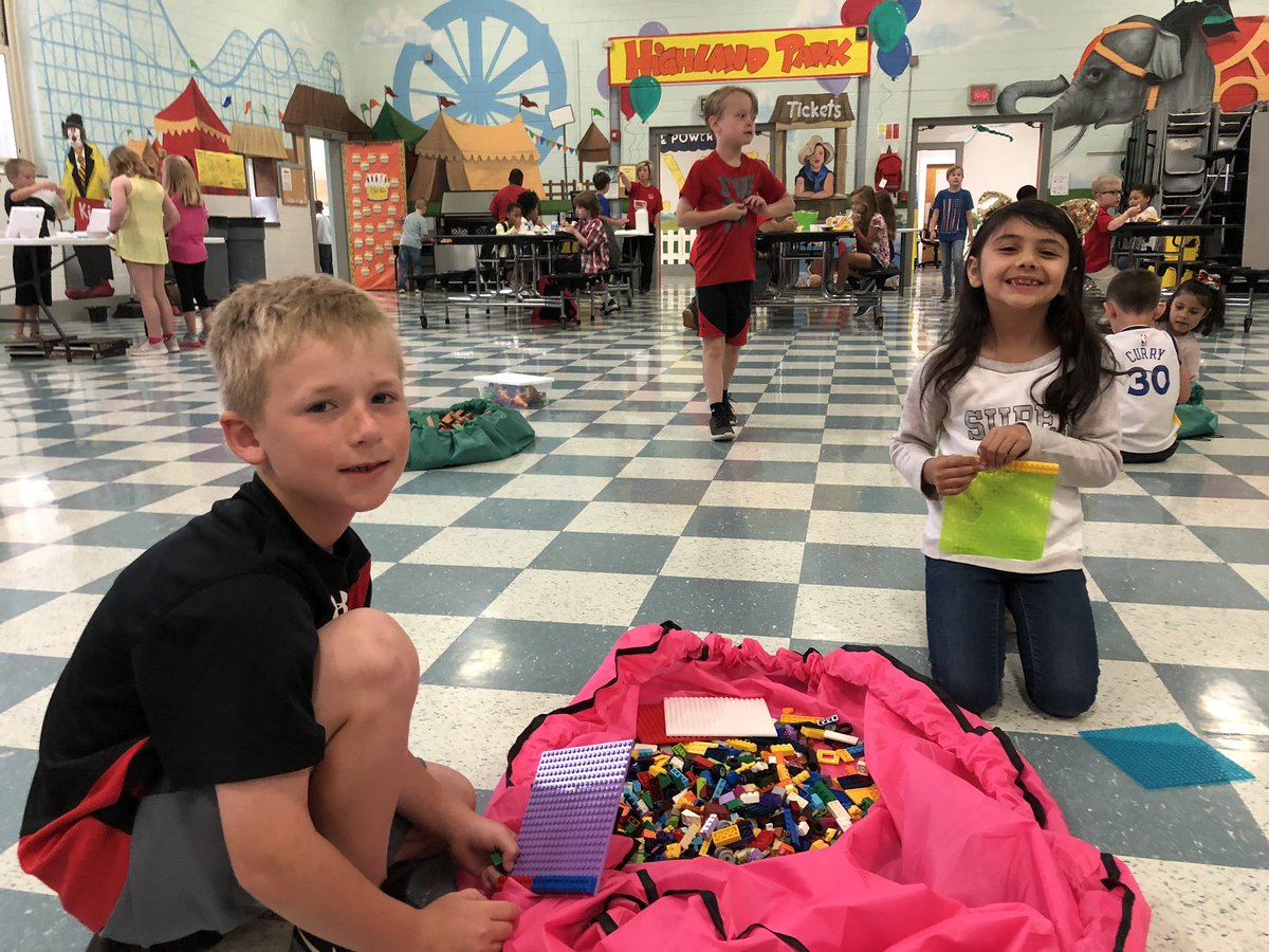 hpelem's tweet photo. We had our 1st “Discovery Morning” @hpelem today. A special thanks to the Jr League of the Shoals and the Muscle Shoals Education Foundation for the grant that helped us acquire some of the supplies that brought these smiles. ❤️#hpSTEM @MSCSTrojans #TakeChances https://t.co/Vsqs5wJ5i7