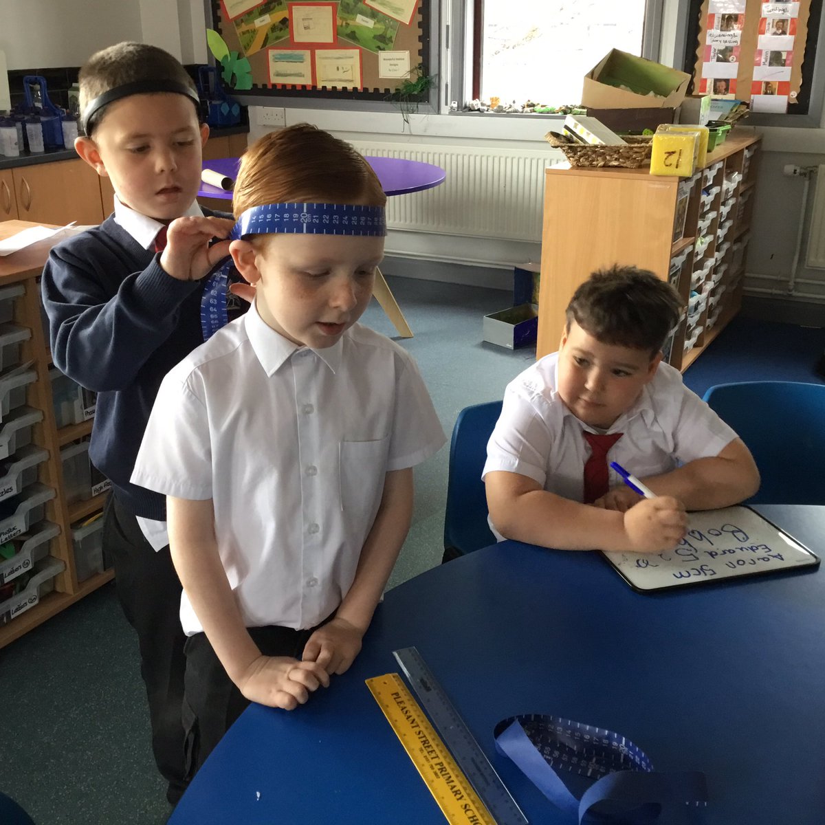 C7Pleasant's tweet photo. The children measured each other's heads today.  Just like Jim in #jimandthebeanstalk! @pleasantstreads #pleasantstmathematicians https://t.co/mmWPxlrn1c