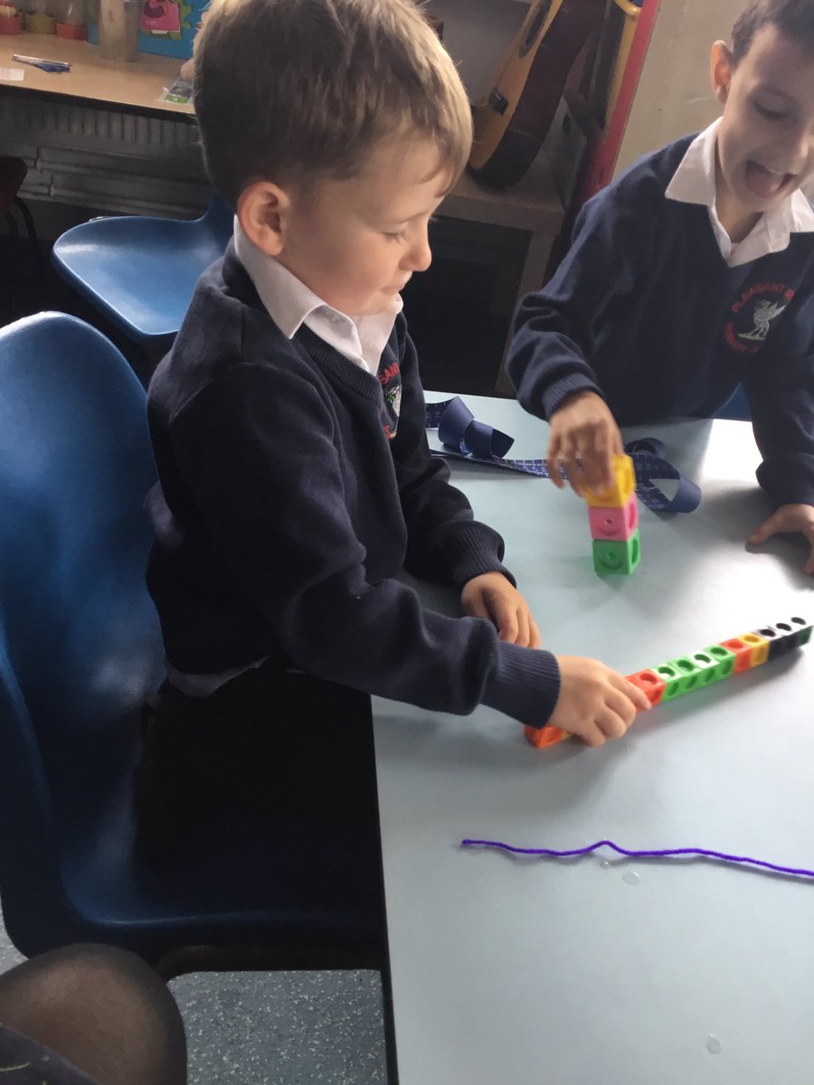 C7Pleasant's tweet photo. The children measured each other's heads today.  Just like Jim in #jimandthebeanstalk! @pleasantstreads #pleasantstmathematicians https://t.co/mmWPxlrn1c
