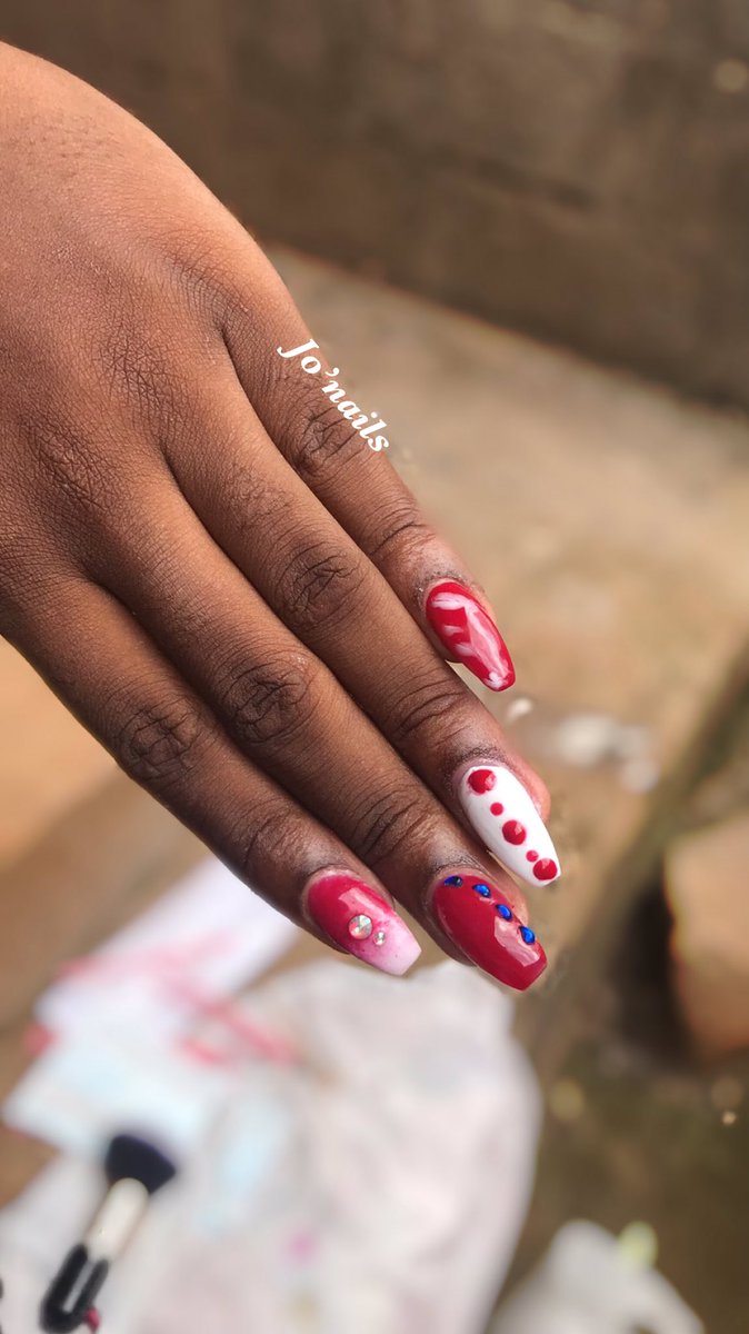 JoNails1's tweet photo. Faites votre pose résine à 7000fcfa. Ce sont là les2 différentes formes réalisables et bien plus😘.J espère que vous apprécierez. https://t.co/l0usxWq33b
