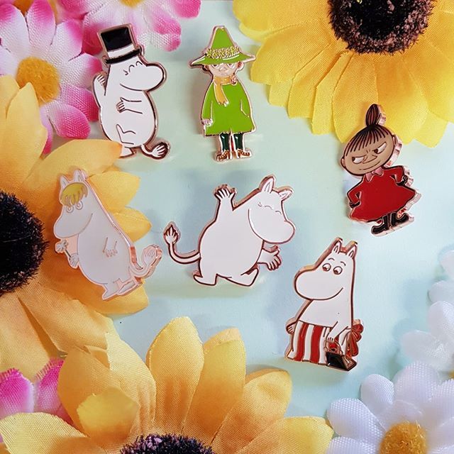 minimummouse's tweet image. Moomins! Moomins! We just love ‘em! And they make the cutest pins 😍 in stock now and simply lovely #pingame #pingamestrong #pingamestrongaf #tovejansson #moominvalley #moomintroll #snorkmaiden #littlemy #moominpappa #moominmamma #minimummouse bit.ly/2VZorTa