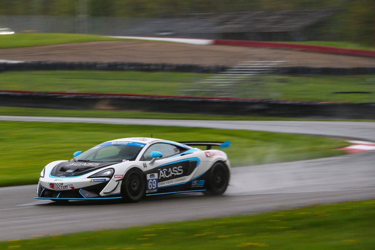 MichelinRaceUSA's tweet photo. #FlashbackFriday - Great explanation of the @Mid_Ohio track surface and Michelin tire integration either slick or wet from Ohio native @coreyfergus00 of @MIA_Racing McLaren on Friday's edition of @TorqueShowLive (starts 47:00).  https://t.co/Te156Gsi8B #IMPC #WhereWinnersHang https://t.co/6tRCXYjc0W