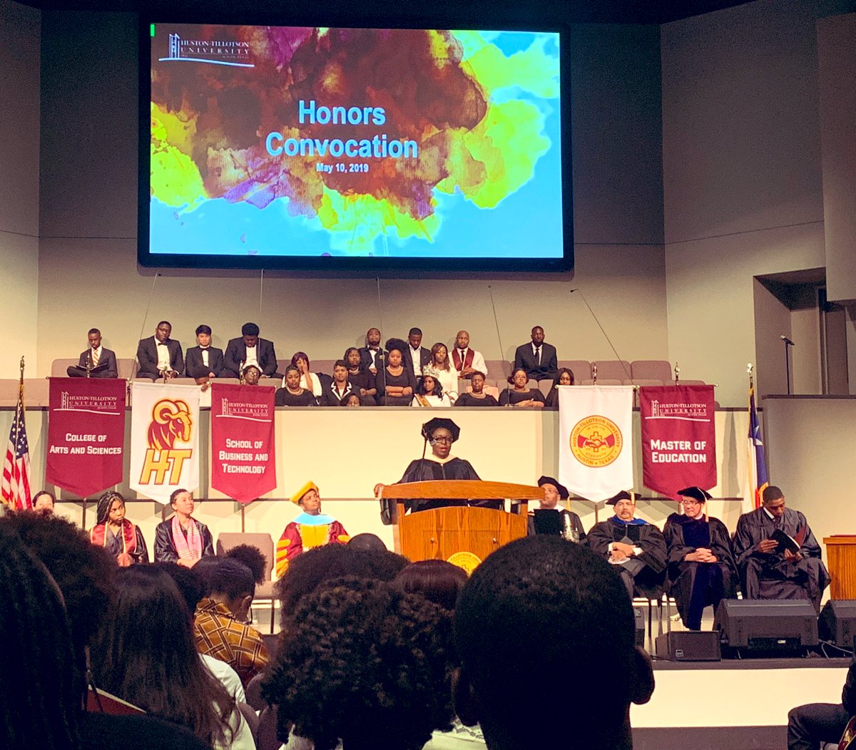CAEassist's tweet image. Today’s @HustonTillotson at @GreaterMtZion, Convocation Address provided by the phenomenal Founder and Chef Executive Officer of @BlackGirlsCode, Kimberly Bryant, B.E. 🐏🙏🏿🎓 #HonorsConvocation #HTisIDEAL #geniusgeneration #congradulations