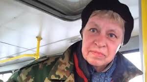 Онна-бугэйся
Ищет йену на проезд
Не даёт никто
Джип в другой префектуре
Кстати, уволен шофёр