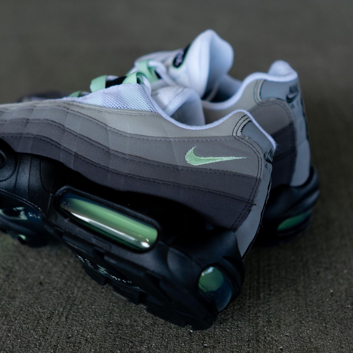 air max 95 mens hibbett sports