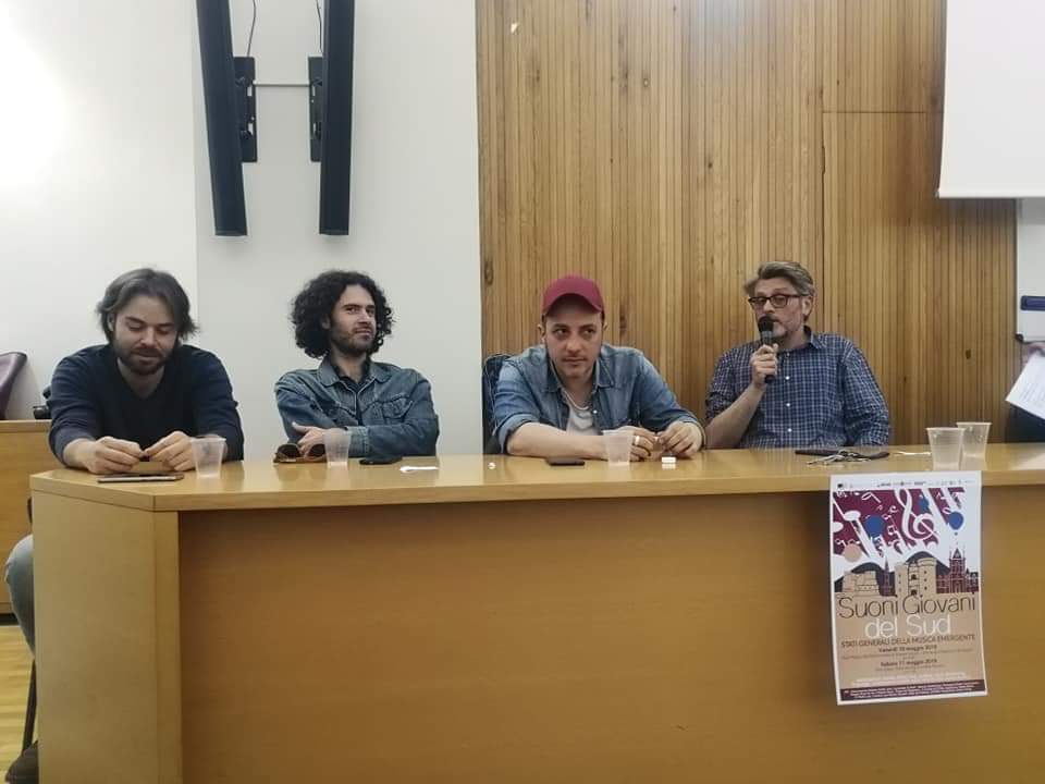 AnniesBalsamo's tweet photo. Un gruppo di giovani artisti partenopei che riescono a realizzare il #sognoamericano, tutto rappresentato nel docufilm "Flat Tyre". #suonigiovanidelsud
#Bitgeneration #unina #federicoII #marketing #comunication
@LelloSavonardo @Roxannamarino  @giovaninapoli https://t.co/44ECypGhan