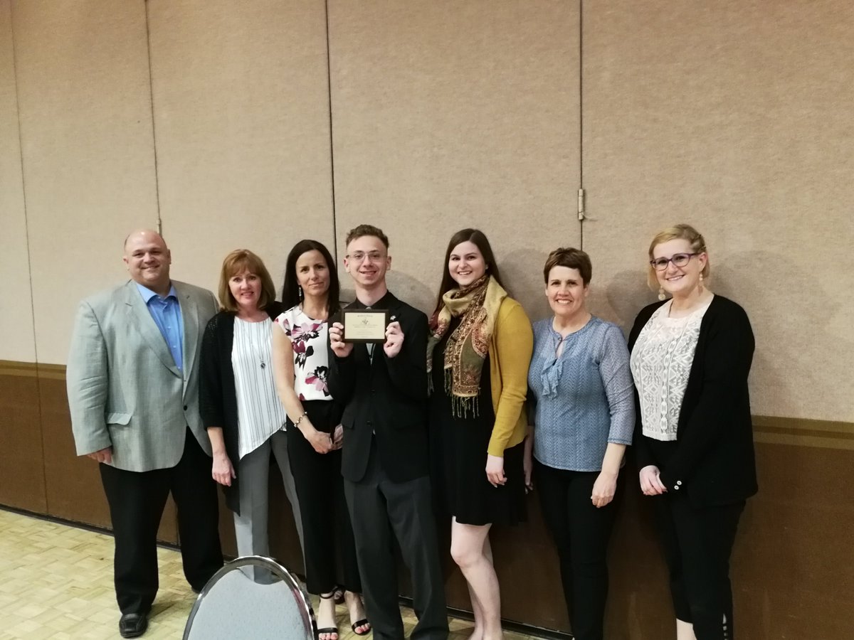 Western1970's tweet photo. Congrats to Duncan for winning an award from the Council for Exceptional Children!  Way to go!  #gecdsbproud @Western1970 https://t.co/nBqij4kCZv