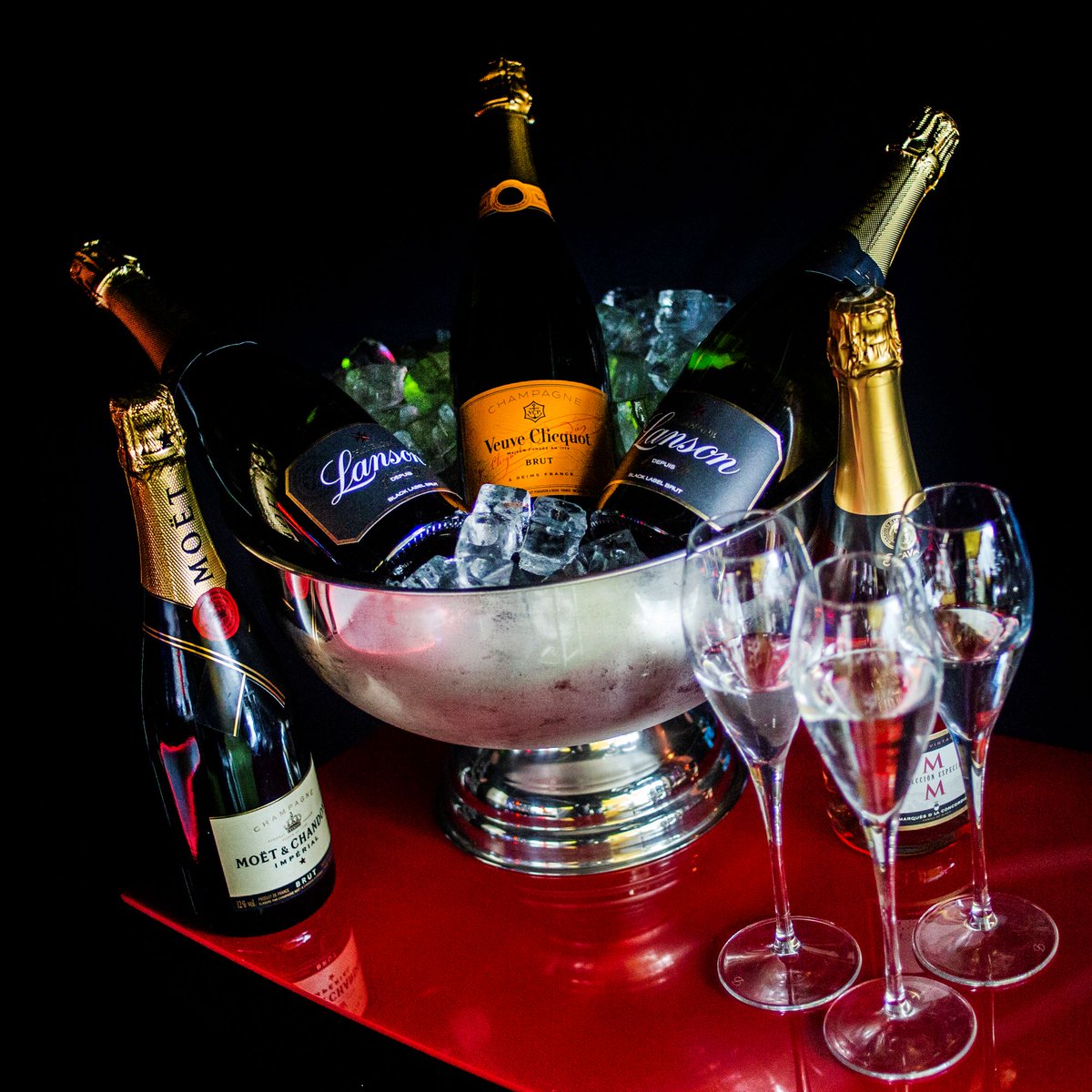 Cheers to the weekend! Have a good one 🍻 #FridayFeeling