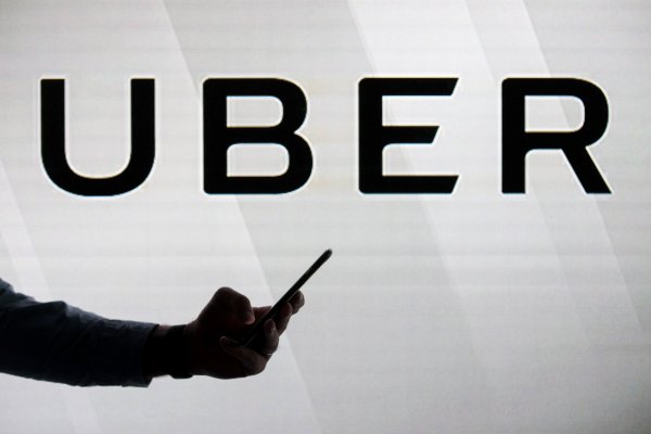DFinanciero's tweet photo. AHORA | Uber sale a bolsa y su acción sufre una abrupta caída en las primeras operaciones https://t.co/K2Rb4Bm7FI https://t.co/dsCu4MHNpV