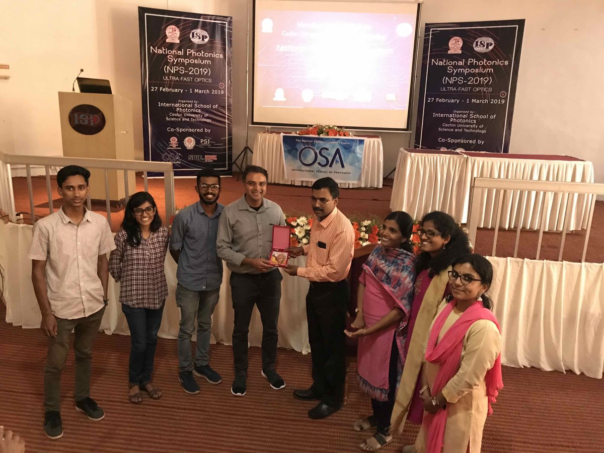 OpticaWorldwide's tweet image. #FlashbackFriday-- #OSAFellow Rajesh Menon of @UUtah visited Cochin University of Science and Technology (CUSAT) in India where he met with #OSAStudentMembers at the 2019 Indian Photonics Symposium.

Learn more about our #OSAPrograms: ow.ly/J1KD30oFlsS