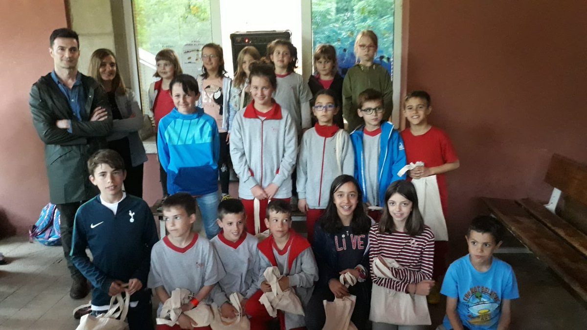 santjoanfontsaj's tweet photo. En aquests moments celebrem els ‘Jocs Florals’ a l’Escola Castanyer de #santjoanlesfonts https://t.co/zR2ObDi3eX