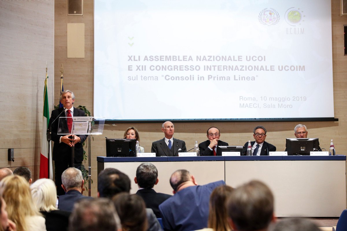 LuigiVignali's tweet photo. Al Congresso Internazionale #UCOIM per ringraziare i #Consoli Onorari d'Italia nel mondo del loro straordinario contributo e tracciare il futuro della professionalità: dinamica, competente, #digitalizzata, con maggiori risorse e connessa con la nuova mobilità italiana all'estero https://t.co/fwA4ZON87Z