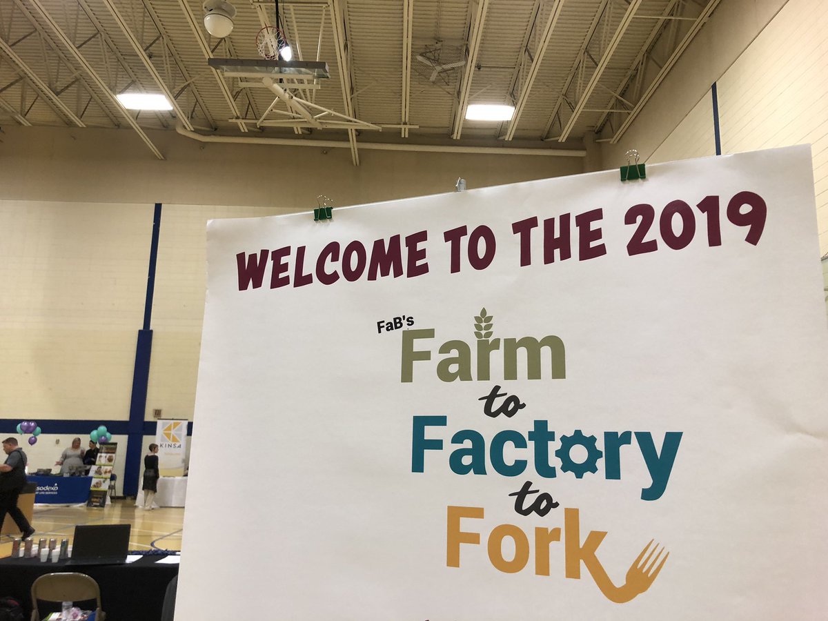 InspireSewi's tweet photo. Welcoming students to the @FaBWisconsin Farm Factory Fork Event! Students are here to learn about careers pathways in the food and beverage industry! https://t.co/15QyUwqRvo
