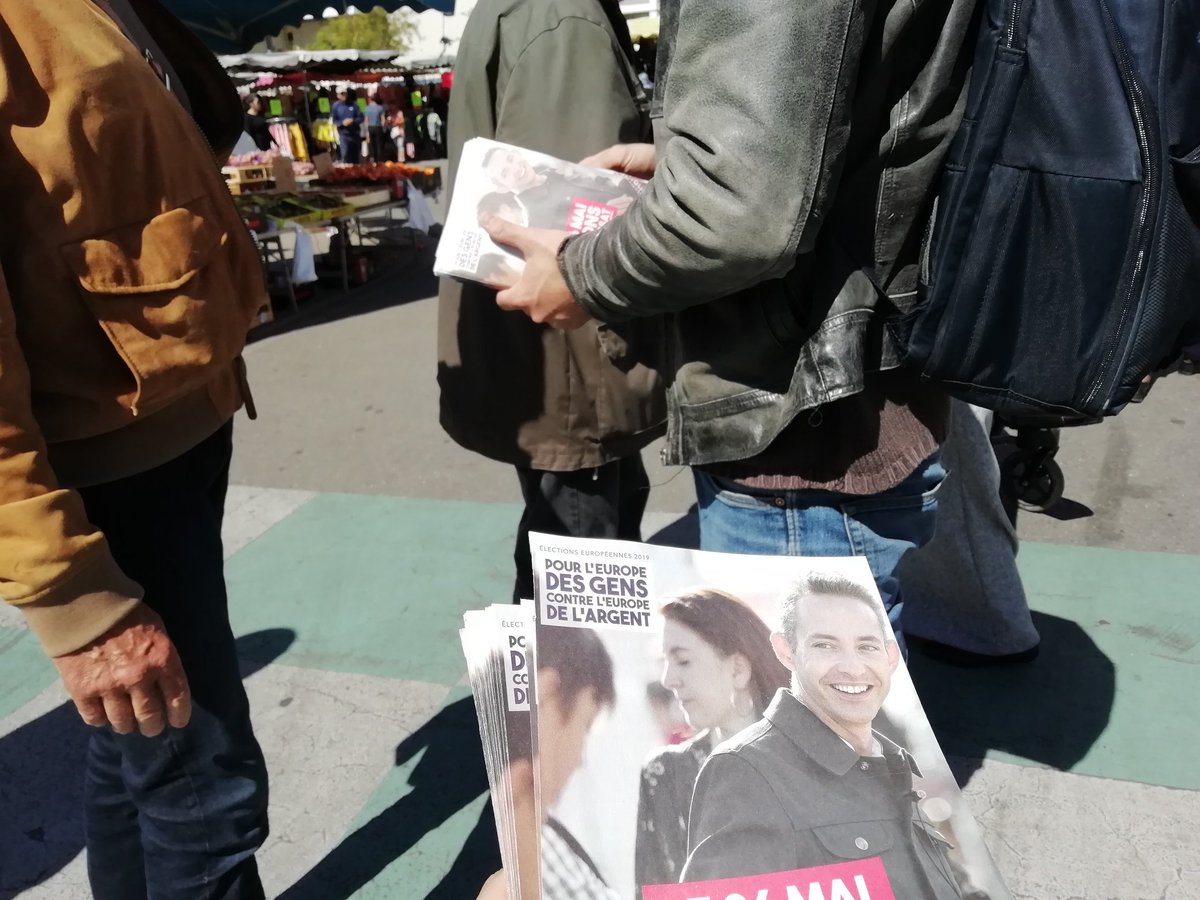 PCF_Vaucluse's tweet photo. Les communistes sur le terrain pour appeler à voter @IanBrossat #EuropeDesGens https://t.co/i54hn54T6S