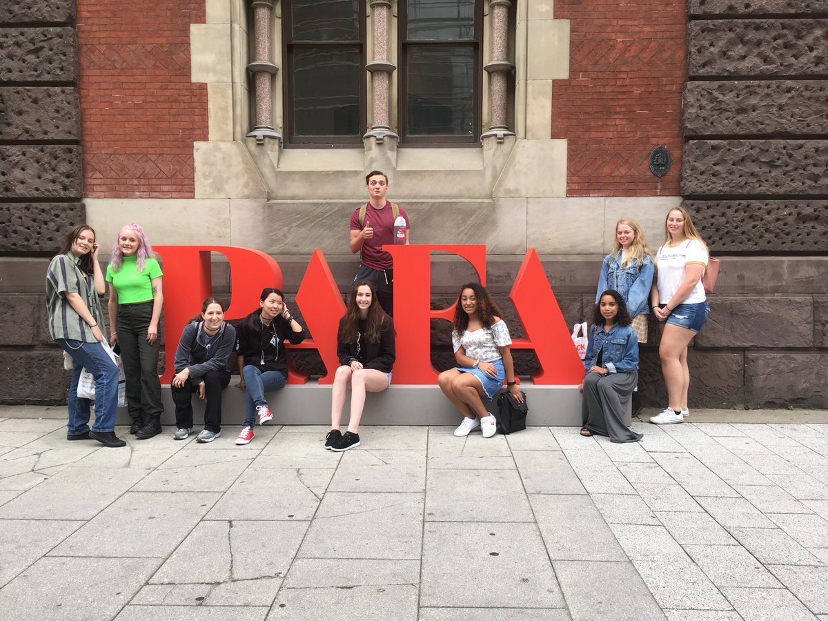 RVRHS_ArtPride's tweet photo. Students take to the streets of Philly spending time checking out the artwork @PAFAcademy for the 118th Annual Student Exhibition. Inspired by the talented student work! #ase2018 stay creative! https://t.co/1VO7lHWI6j