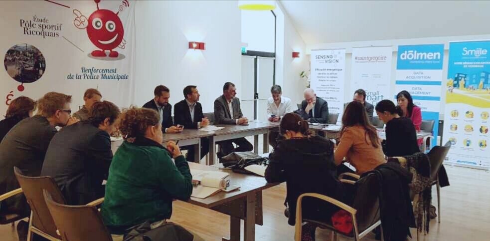 VilleGregoire's tweet photo. #actu #saintgregoire Conférence de presse ce matin pour présenter la #smallsmartcity ou comment offrir, simplement, de nouveaux services numériques et innovants aux habitants sans rien perdre du lien social #sensingvision  #dolmen #smiile #ciscomeraki #kerlink #Nvidia https://t.co/wrflMfzNcg