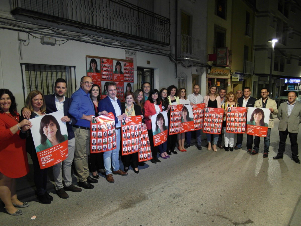 JSETorredcampo's tweet photo. Noche de presentación de la candidatura y pegada de carteles.
El PSOE de Torredelcampo va a darlo todo por y para nuestro pueblo.
#SiempreHaciaDelante #ElTorredelcampoQueQuieres https://t.co/uwjPb4107E