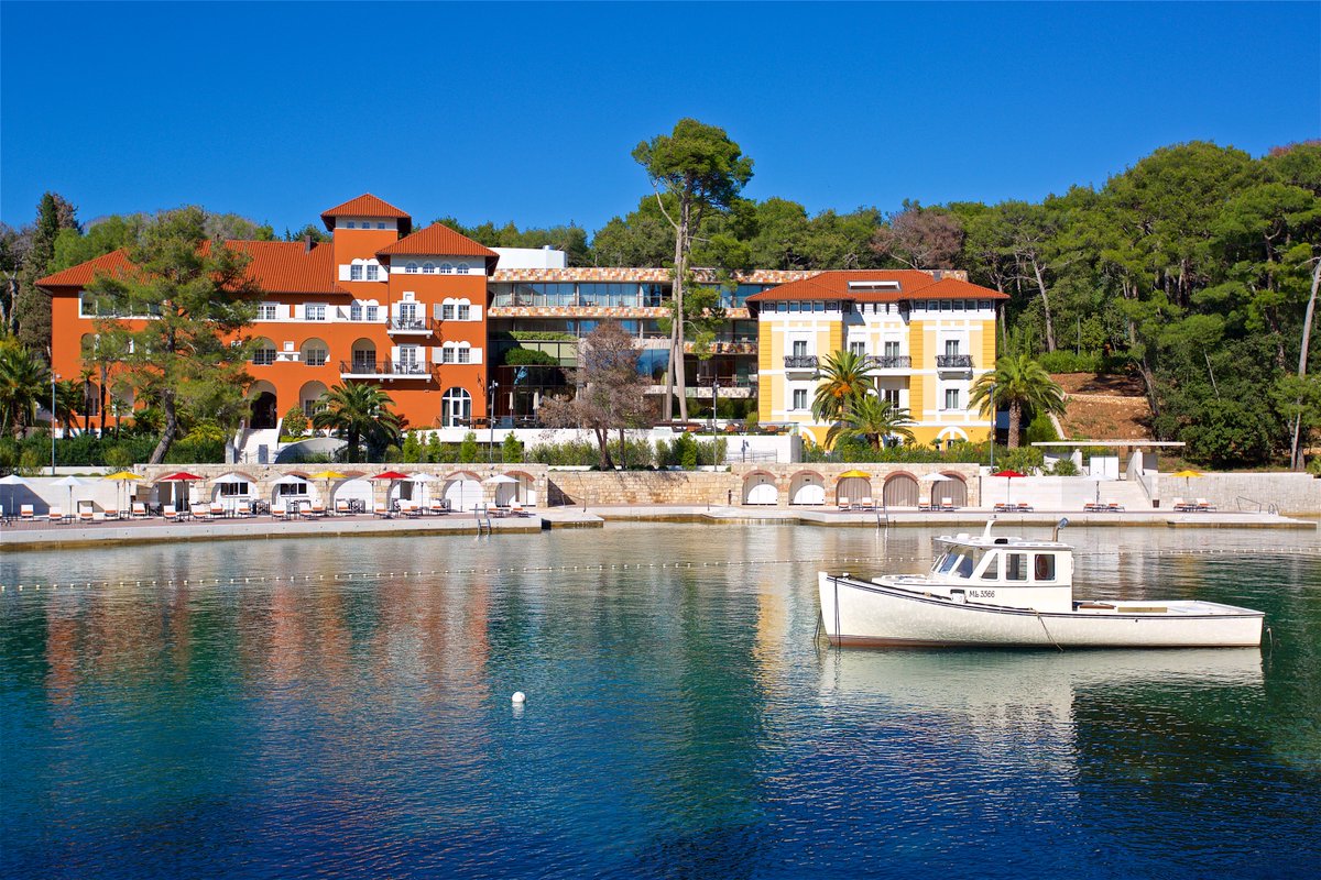 Take a #virtual #tour through Hotel Bellevue: bit.ly/2HgkIY0 and Boutique Hotel Alhambra: bit.ly/2DZTZy1. 
#losinj #island #Croatia #luxuryhotel